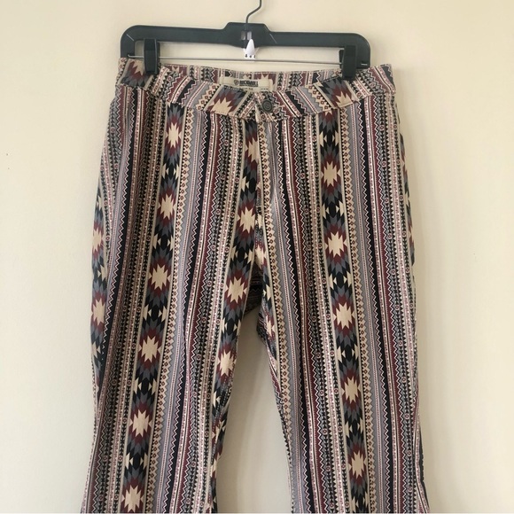Rock & Roll Extra Stretch Aztec Print Bell Bottoms Size 31 x 34 - Picture 5 of 11